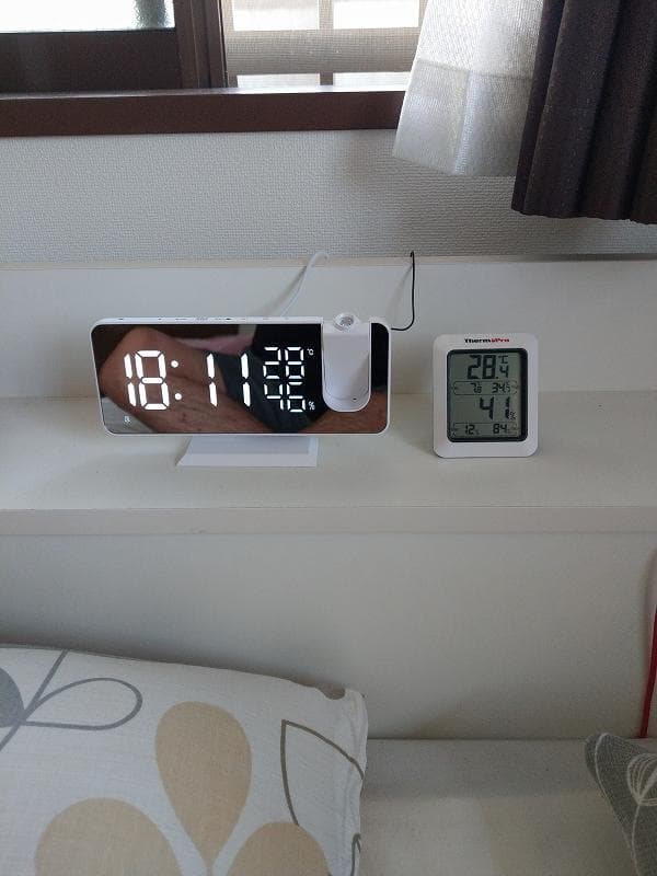 LEDデジタル時計 投影180度回転調整