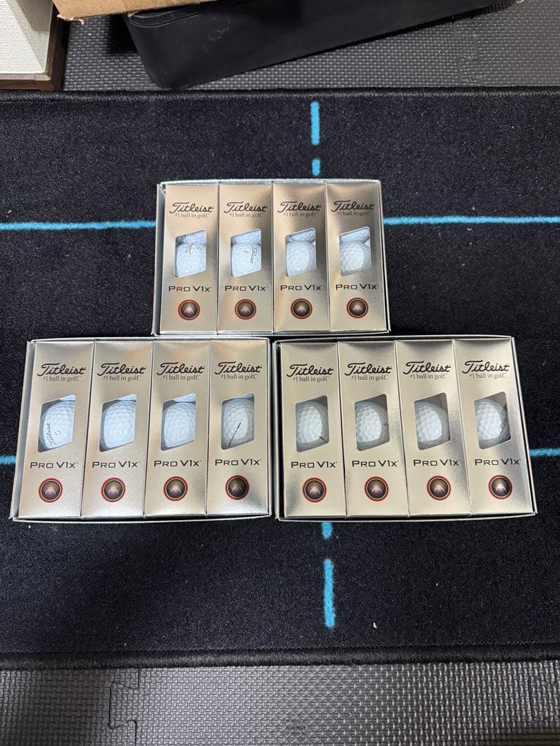 赤い色さん　タイトリスト　プロv1 X 6ダース