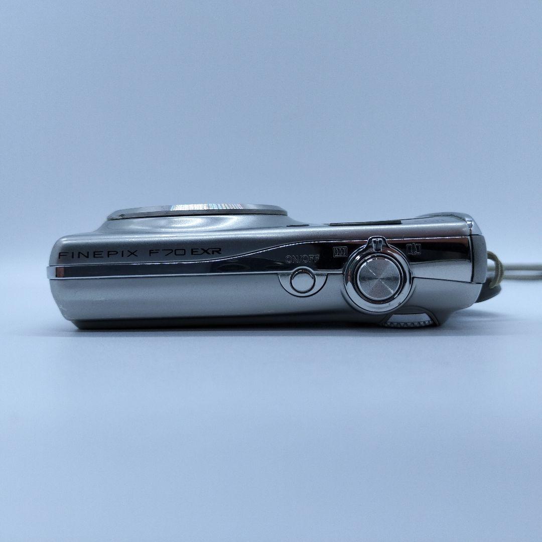 FUJIFILM FinePix F70 EXR シルバー デジカメ