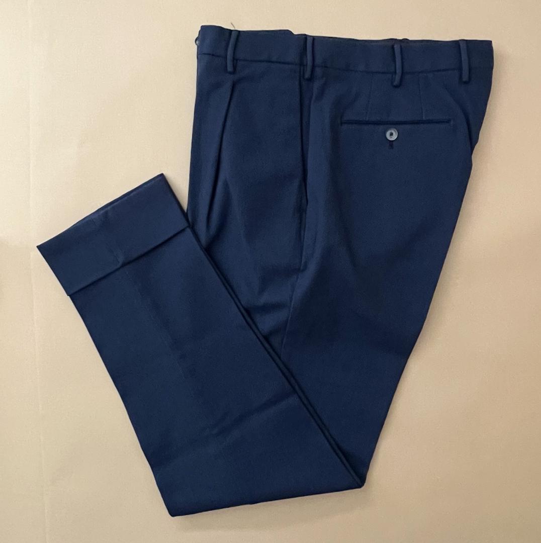 新品PT TORINO 48 上質シルエットスラックス　定価4～５万円