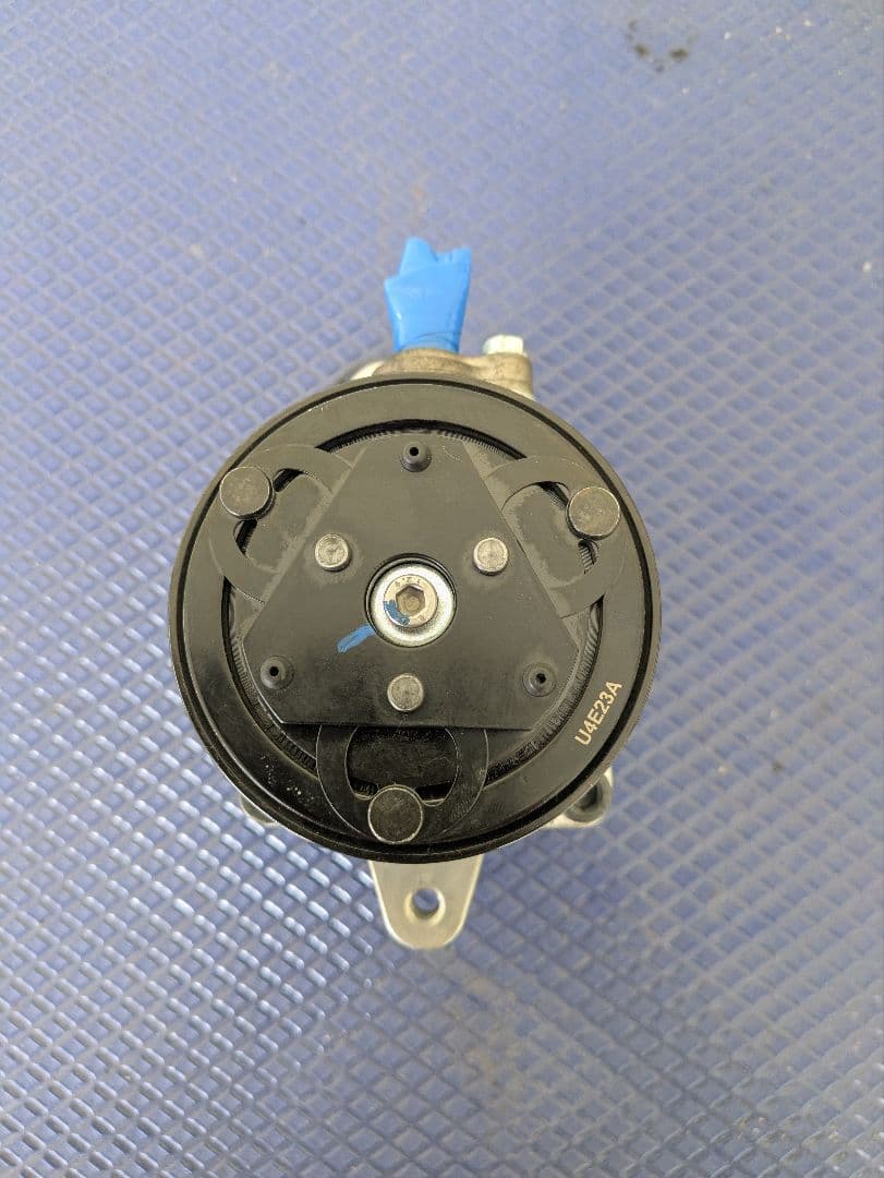 スズキ パレット エアコンコンプレッサー