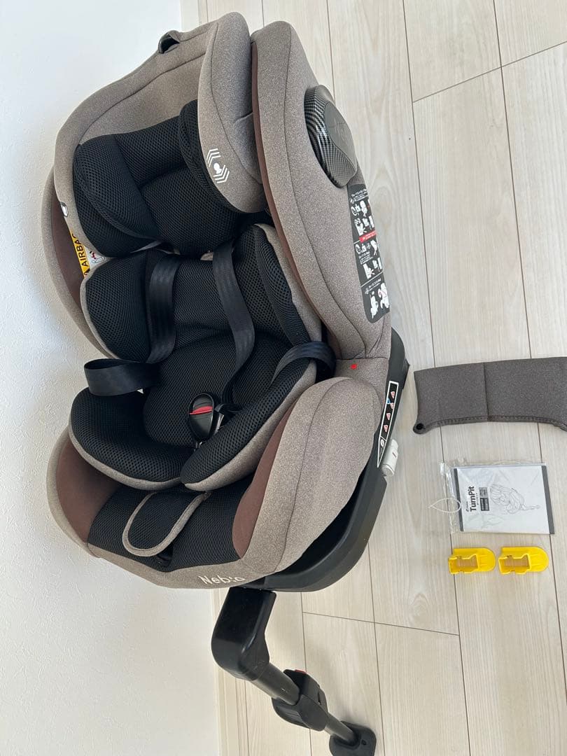 【直接引渡のみ】【新品で購入・使用頻度少なめ】チャイルドシート 0〜11歳使用可