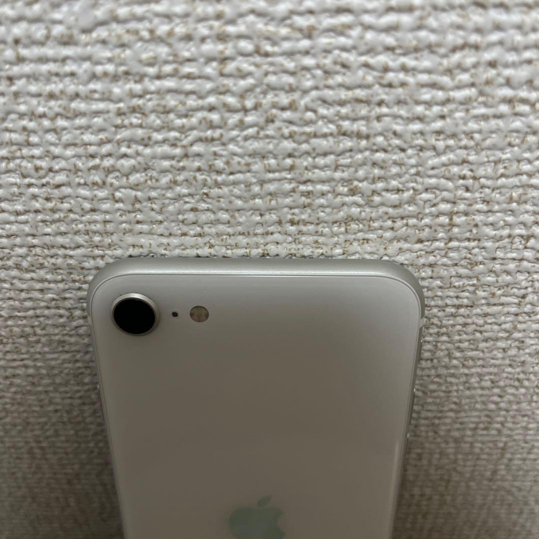 iPhone SE2 64GB ホワイト　本体　カバー付き　SIMフリー