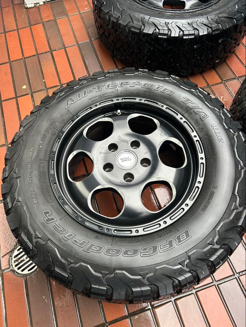 グッドリッジAll-TerrainT/A KO2 19年製　235/70 デリカ