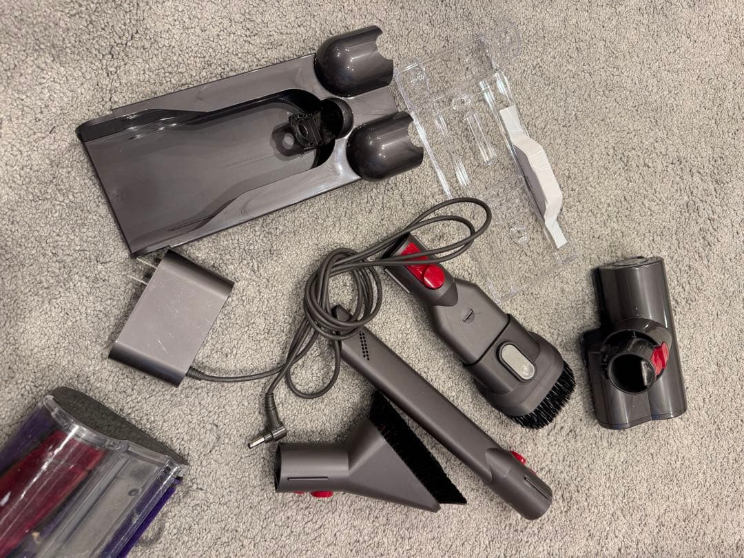 【美品・ジャンク品】ダイソン Dyson Cyclone V10 Fluffy