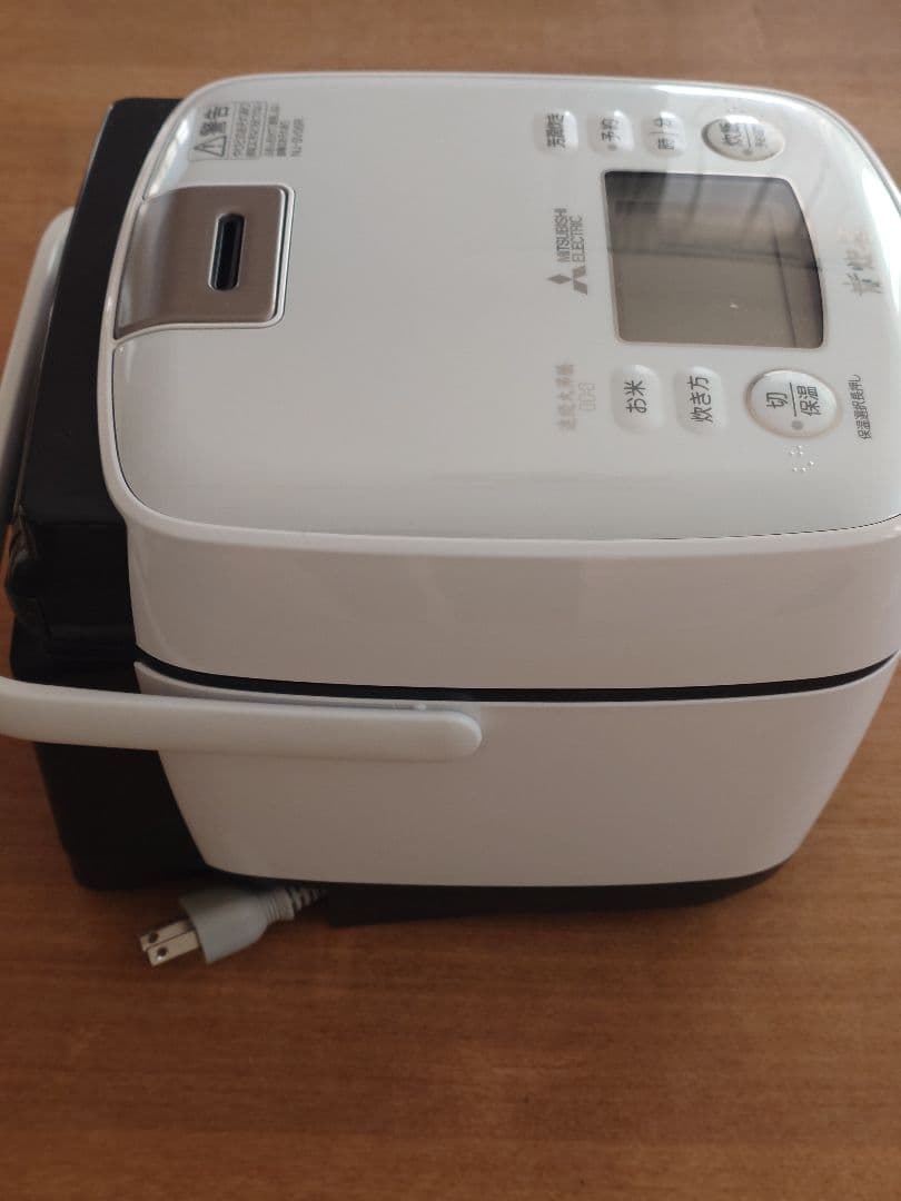 【2025年購入】Mitsubishi 三菱 炊飯器 NJ-SV06R-W