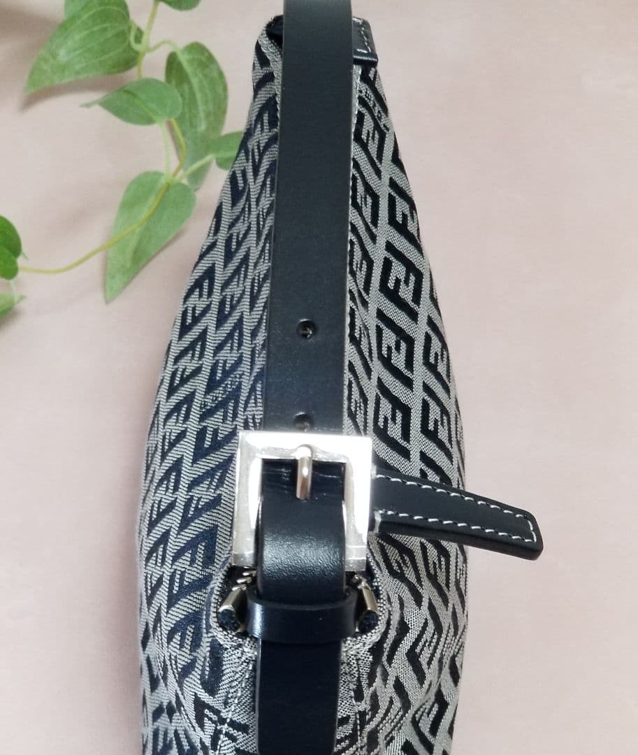 【美品】FENDI フェンディ アクセサリー ポーチ ズッキーノ ※鑑定済み