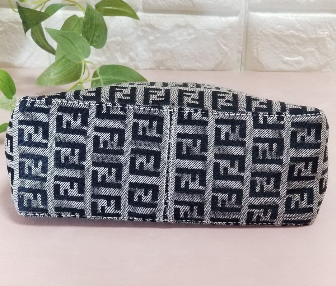 【美品】FENDI フェンディ アクセサリー ポーチ ズッキーノ ※鑑定済み