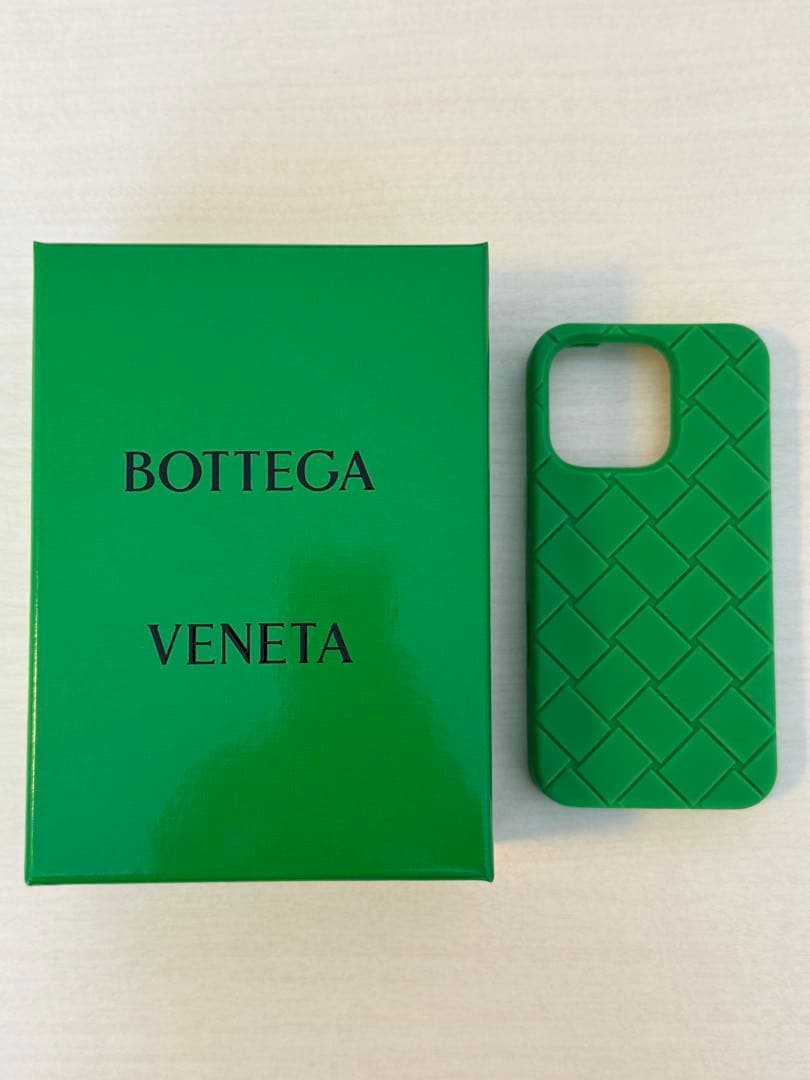 BOTTEGA VENETA iPhone 16 Pro ケース
