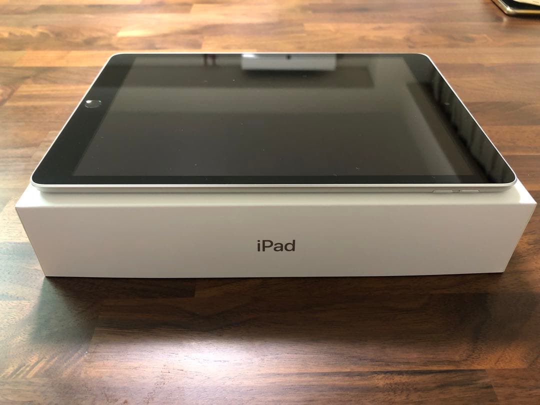 Apple iPad 第９世代　Wi-Fi 64GB シルバー　MK2L3J/A