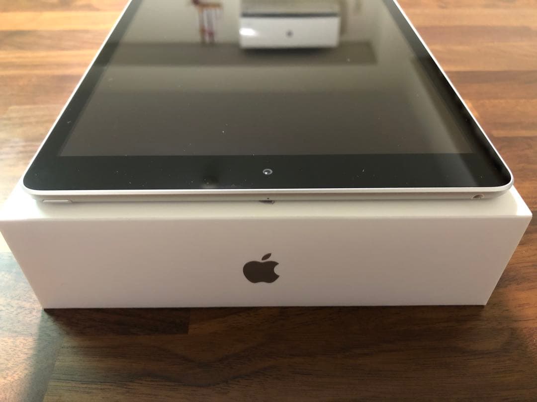 Apple iPad 第９世代　Wi-Fi 64GB シルバー　MK2L3J/A