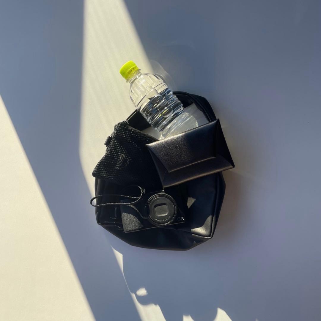 KEESE 黒 レザーショルダーバッグ ジップ Sサイズ ユニセックス