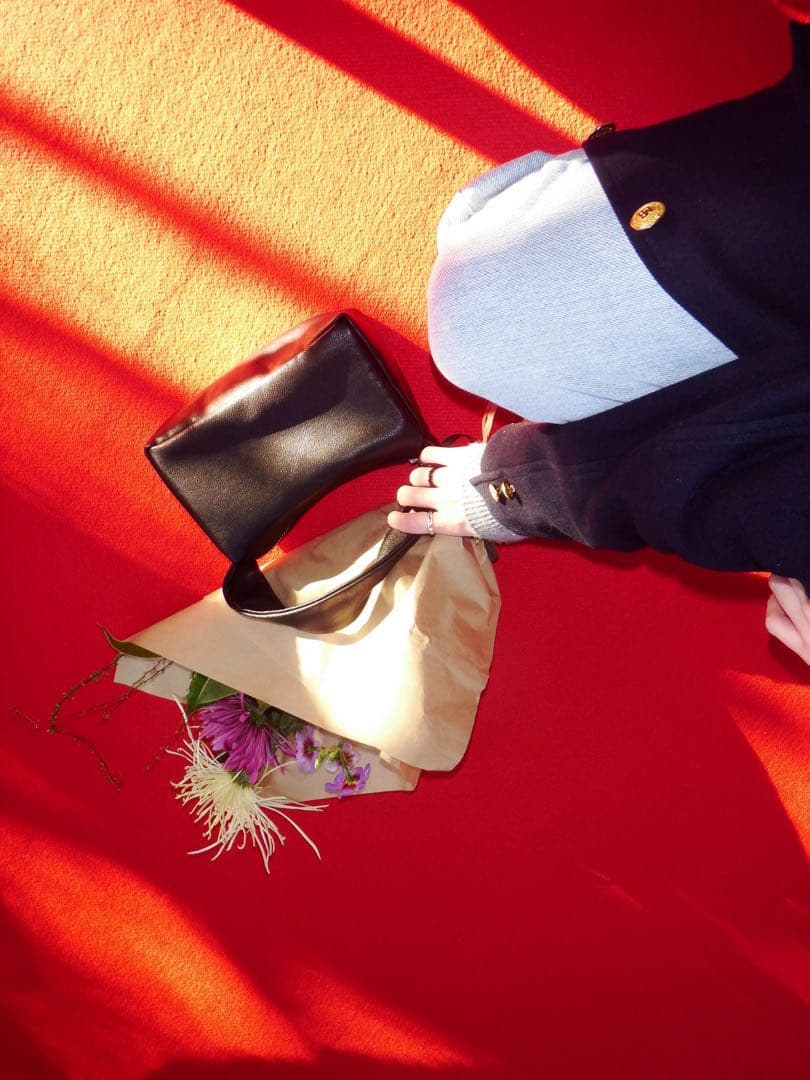 KEESE 黒 レザーショルダーバッグ ジップ Sサイズ ユニセックス