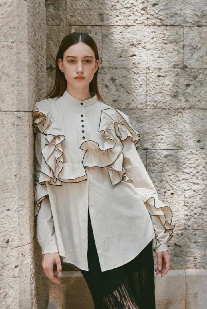 トップス Eaphi FEELING FRILLS BLOUSE