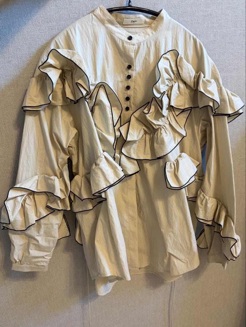 トップス Eaphi FEELING FRILLS BLOUSE