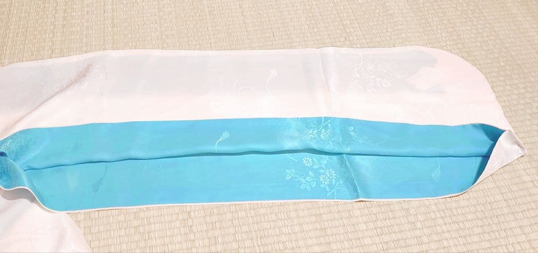 2049.振袖用 長襦袢 袖の無双部分は色付きぼかし 花と組紐 地紋 正絹 着物