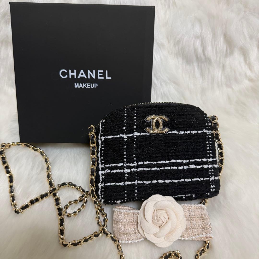 CHANEL ツイードショルダーバッグ ブラック/ホワイトノベルティ