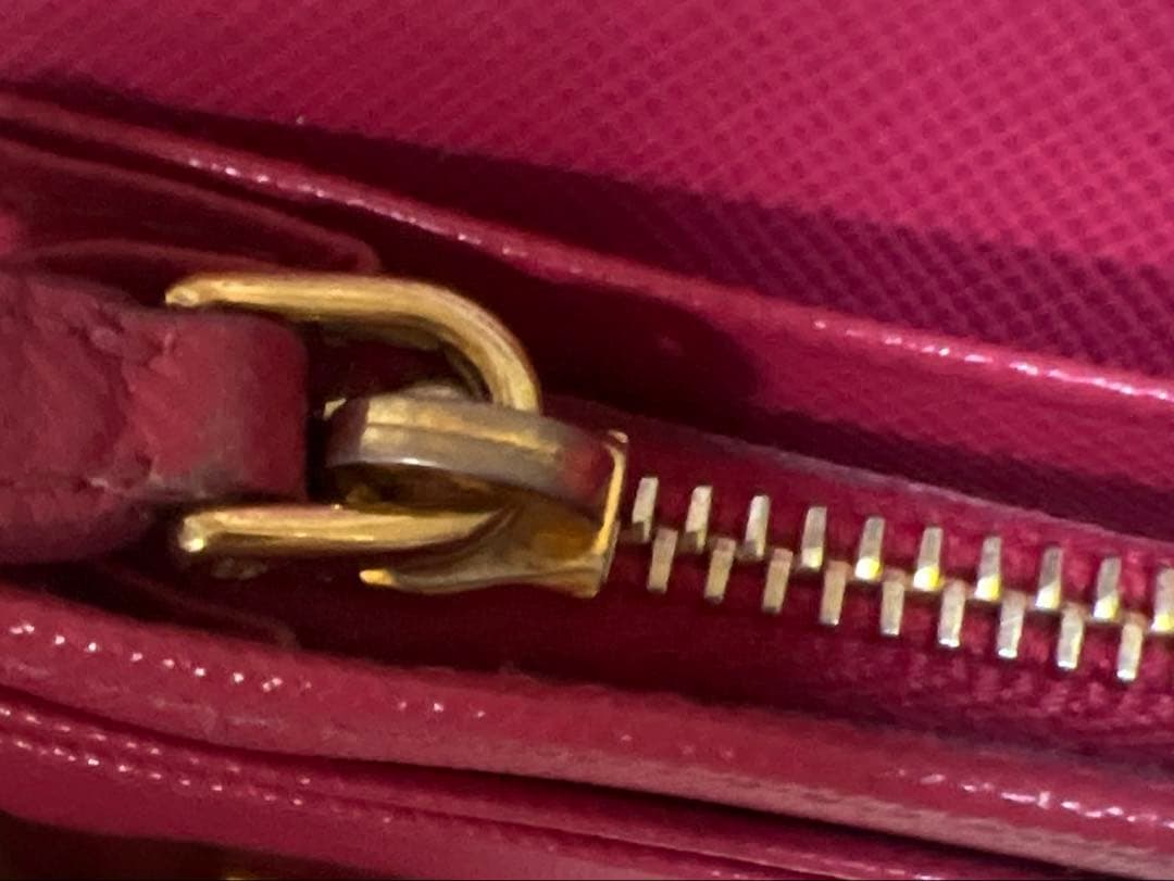 PRADA ピンク 長財布 224