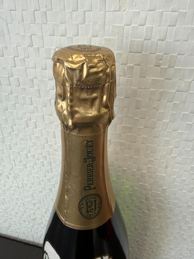 c*1様 未開封 中身有 シャンパン ペリエジュエベルエポック 750ml 光る