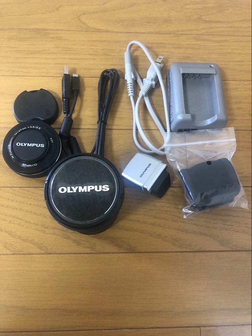 OLYMPUS E-PL8 箱付き レンズ2本セット　希少シャッター数272枚