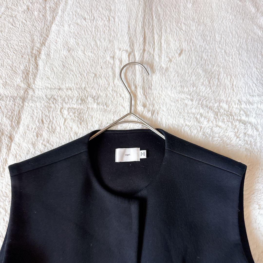 [美品]yori ヨリ ダブルクロス ジレ ベスト 完売品 黒 F