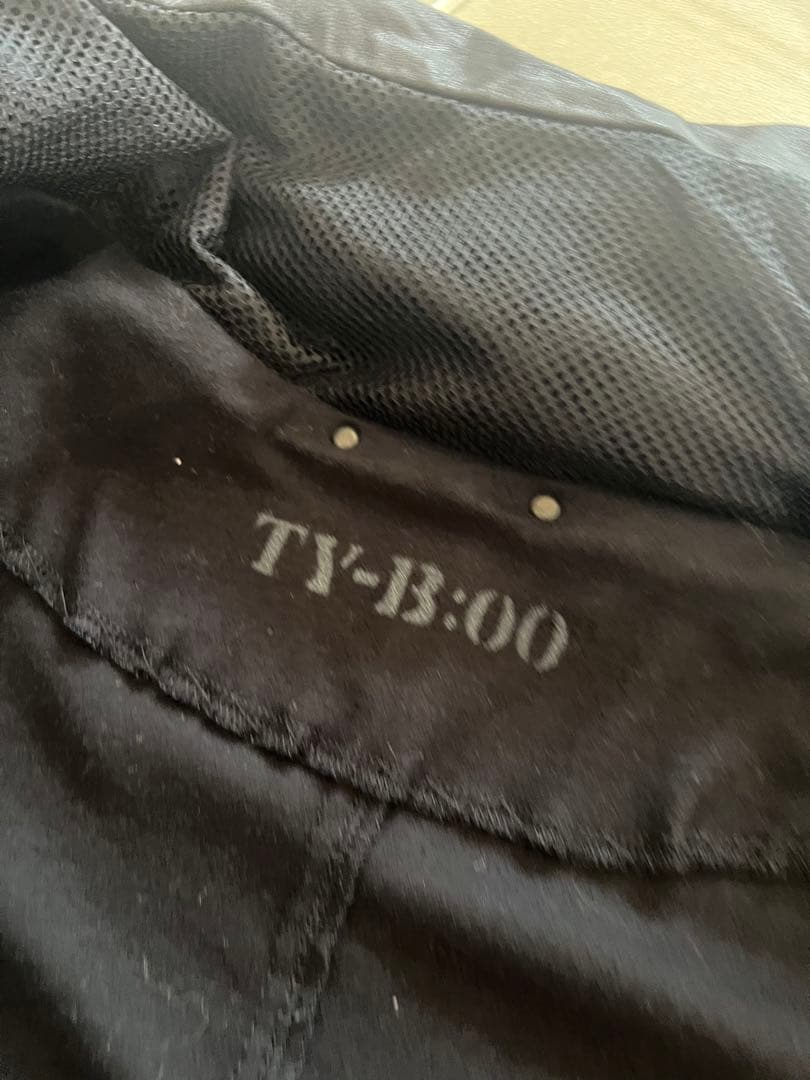 n❣️14th addict❣️レザーとストレッチ素材のハイネックジャケット