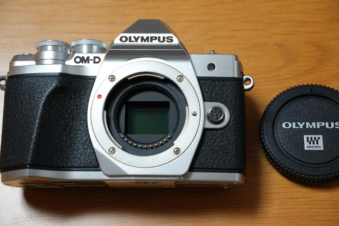 OLYMPUS E-M10 Mark III ダブルズームキット＋周辺アイテム