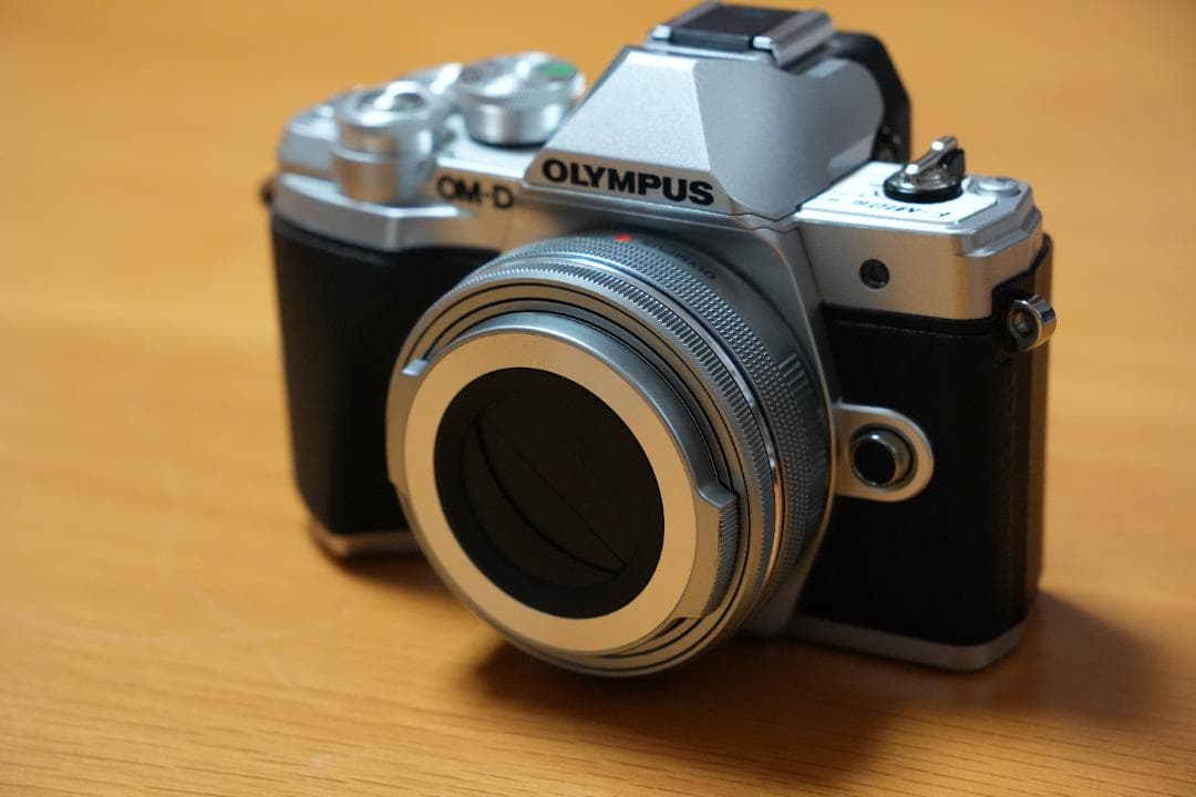 OLYMPUS E-M10 Mark III ダブルズームキット＋周辺アイテム