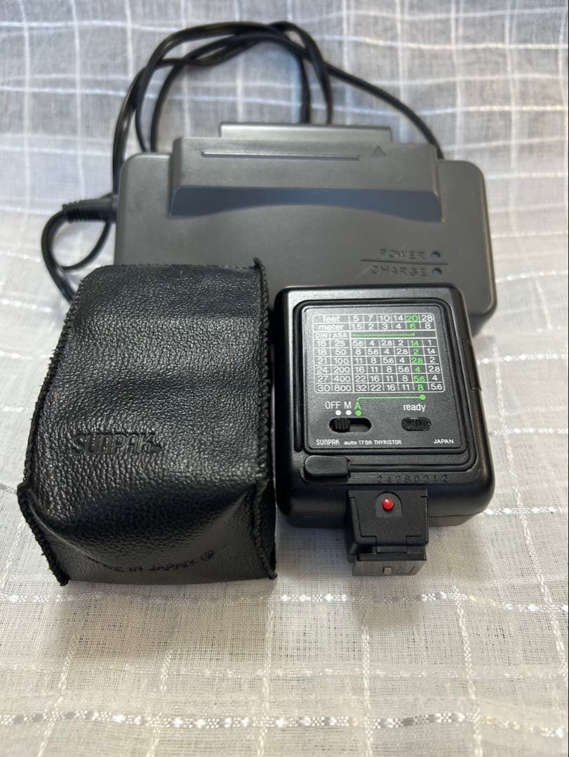 超遠望レンズ‼️ Nikonの一眼レフカメラ　Sigmaレンズフラッシュバッテリー