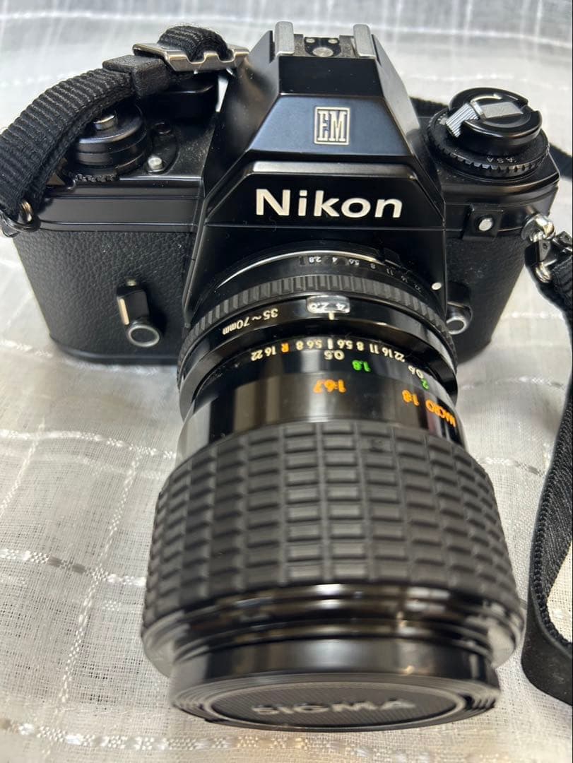 超遠望レンズ‼️ Nikonの一眼レフカメラ　Sigmaレンズフラッシュバッテリー