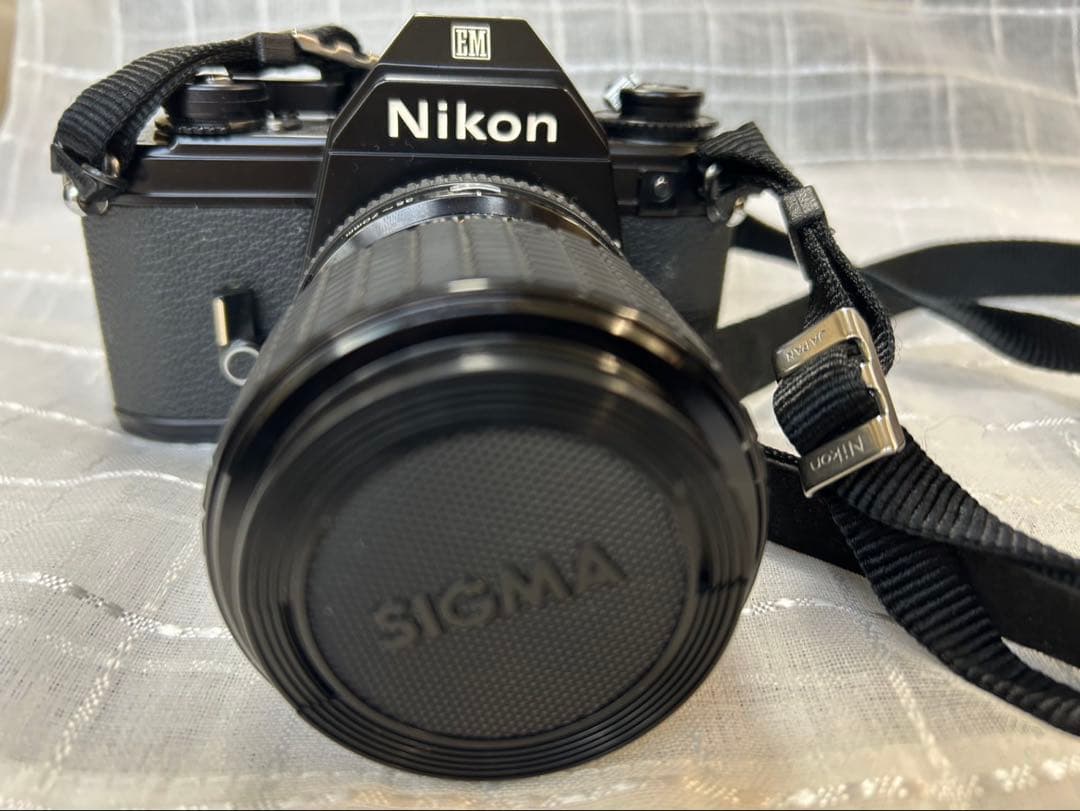 超遠望レンズ‼️ Nikonの一眼レフカメラ　Sigmaレンズフラッシュバッテリー