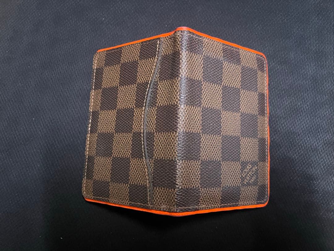 ルイヴィトン二つ折り名刺入れ