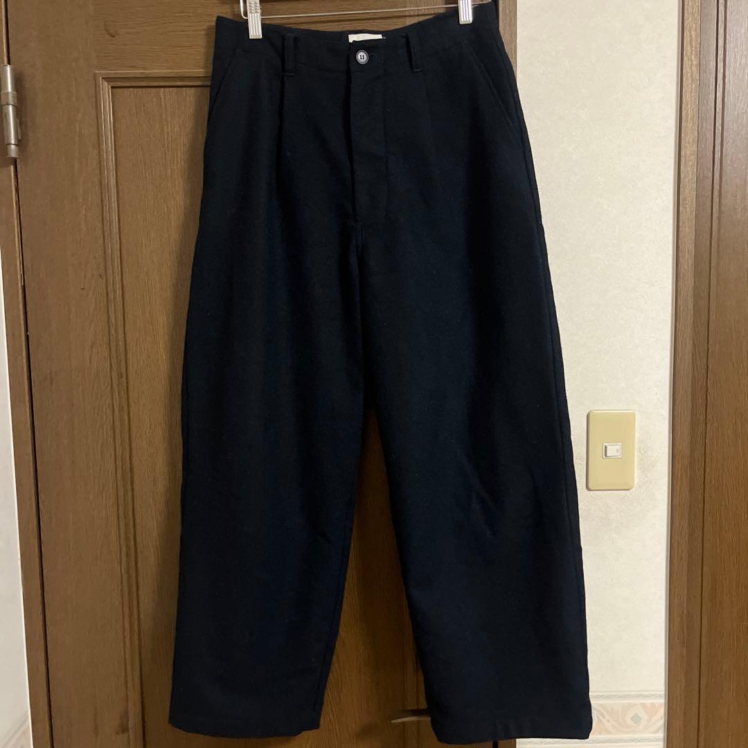 STILL BY HAND ネイビー スラックス 44