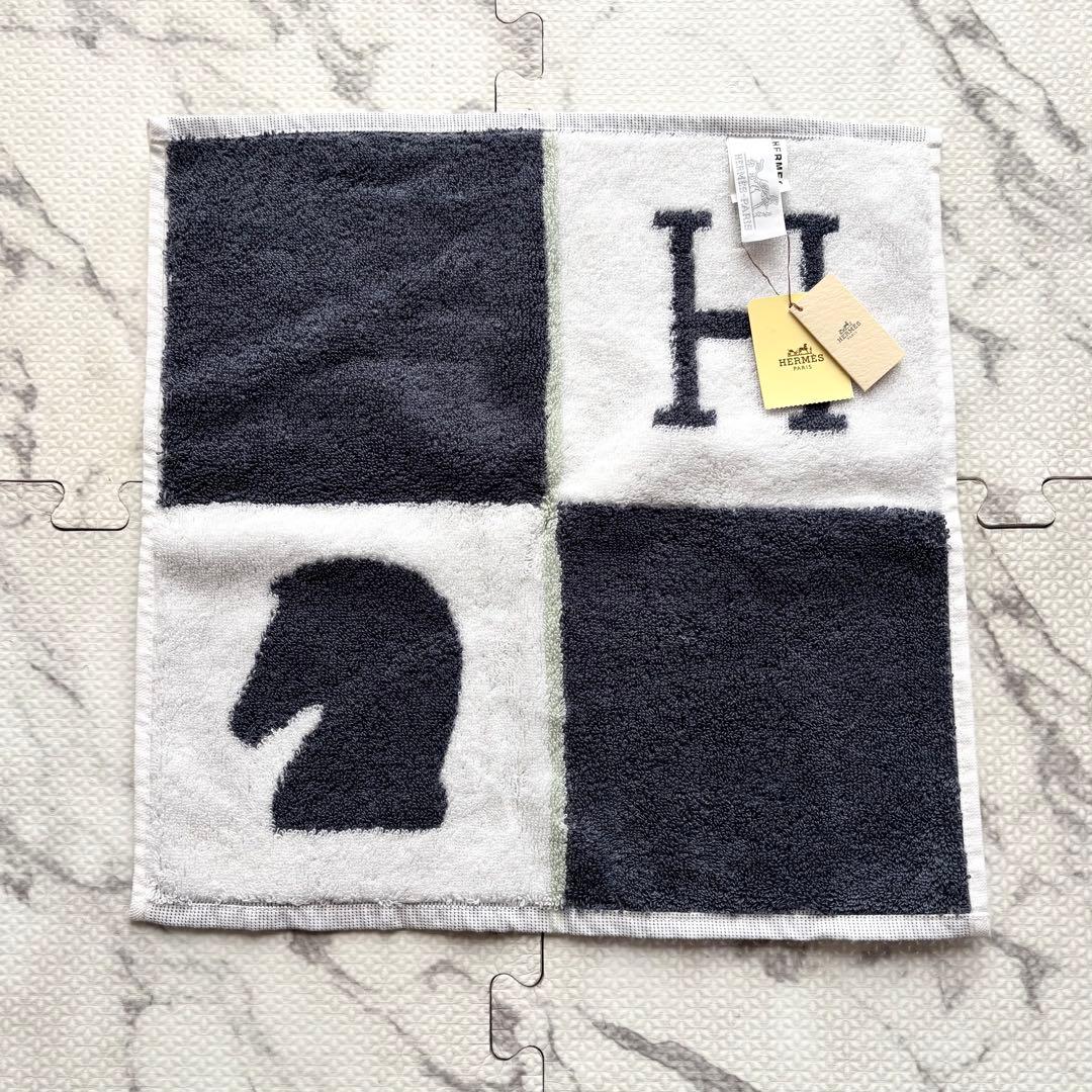 未使用タグ付き✨HERMES エルメス アヴァロン ハンカチ ネイビー×ホワイト