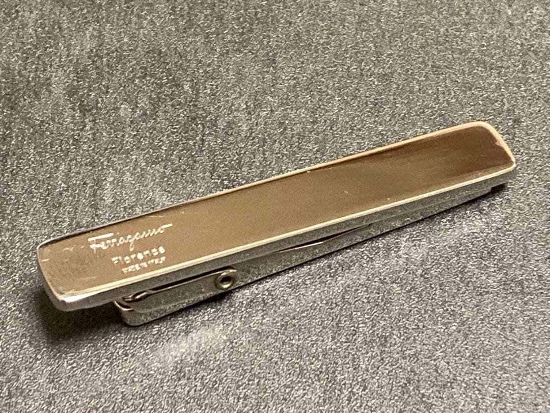 ☆送料込み☆ フェラガラモ シルバー色 ネクタイピン