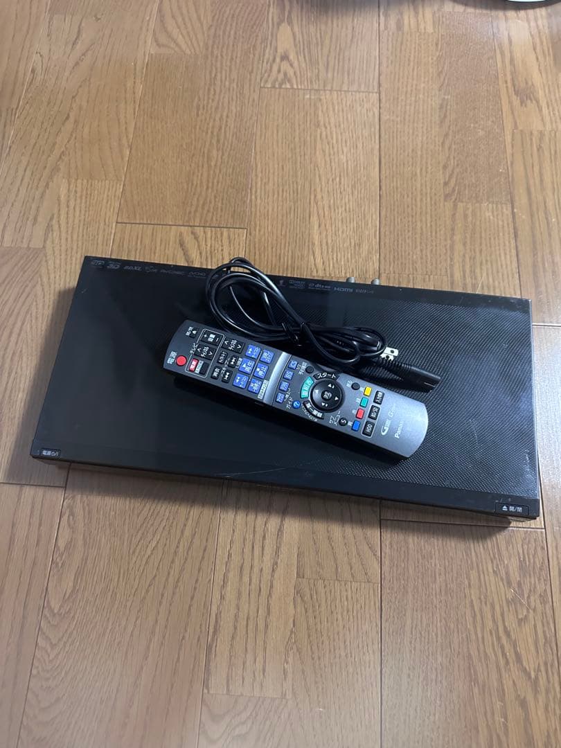 動作品　DMR-BZT810 3番組同時録画　リモコン付　パナソニック