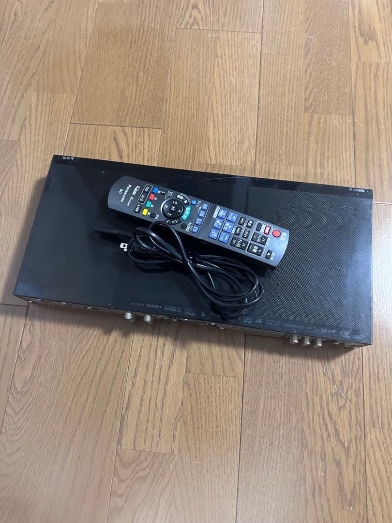 動作品　DMR-BZT810 3番組同時録画　リモコン付　パナソニック