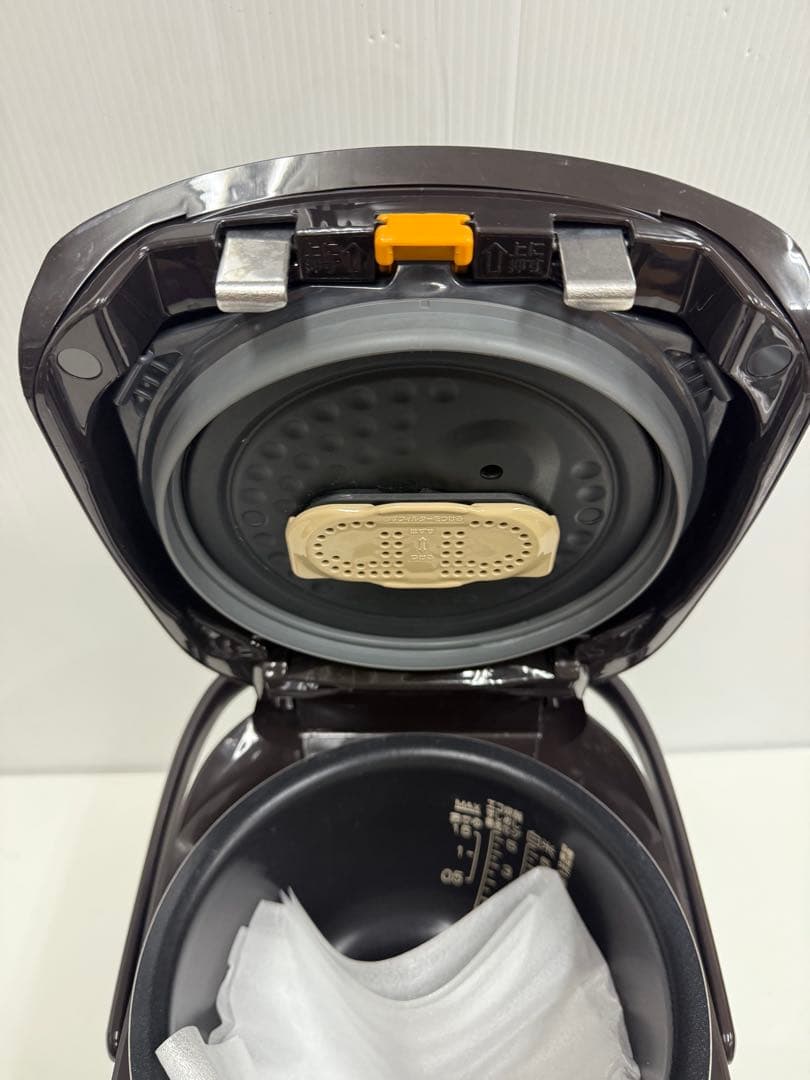 ZOJIRUSHI NP-ZH10圧力IHジャー炊飯器　2022年製