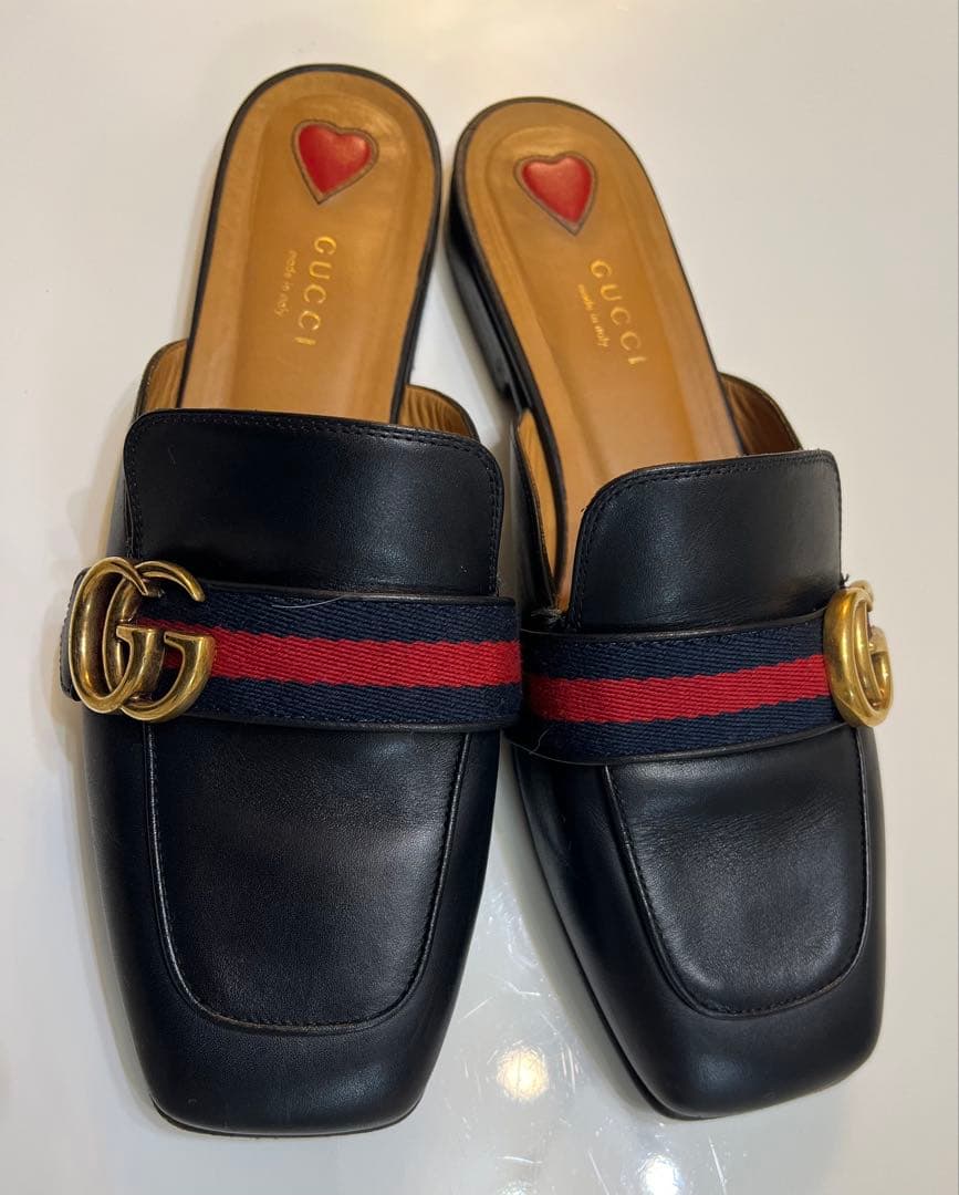 GUCCI ブラック スクエアトゥ ミュール