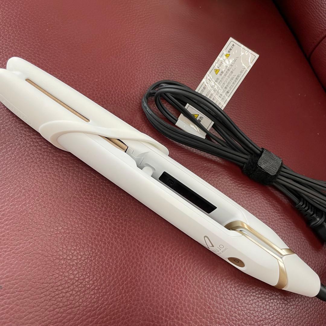 KINUJO　ホワイト ストレートヘアアイロン　中古品
