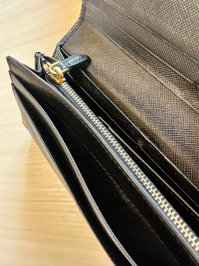 YUKI shop　PRADA リボン付き ブラックレザー 長財布