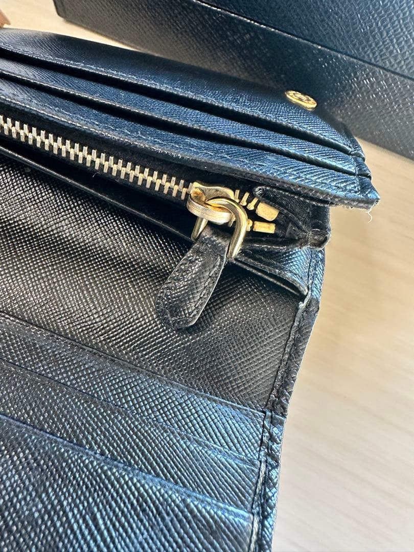 YUKI shop　PRADA リボン付き ブラックレザー 長財布