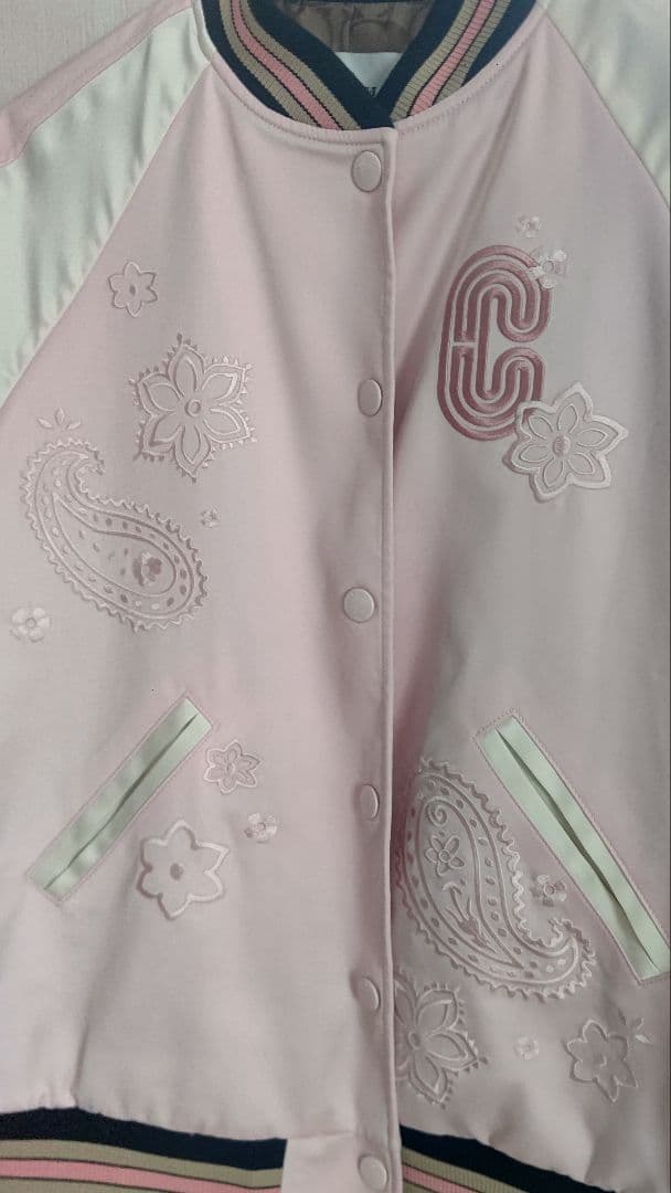 最終★美品★コーチCOACHシグネチャー　スカジャン刺繍ロゴジャケットピンク