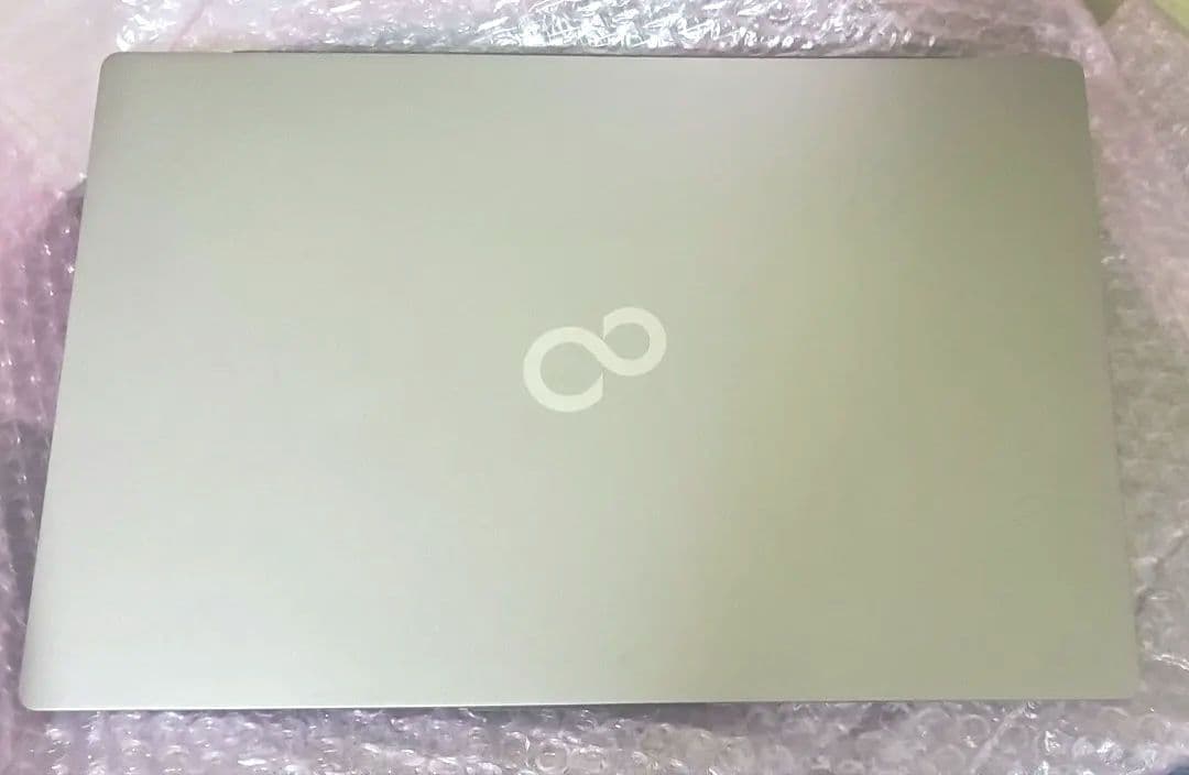 富士通 LIFEBOOK U7312/K　13.3型W