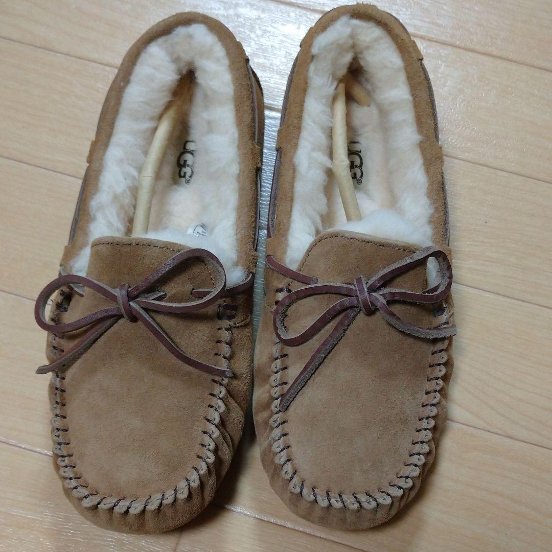 靴 UGG DAKOTA