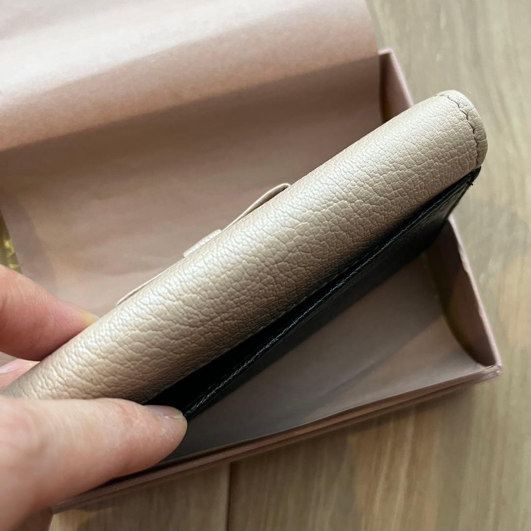 MIUMIU ベージュ ブラック レザー 名刺入れ カードケース