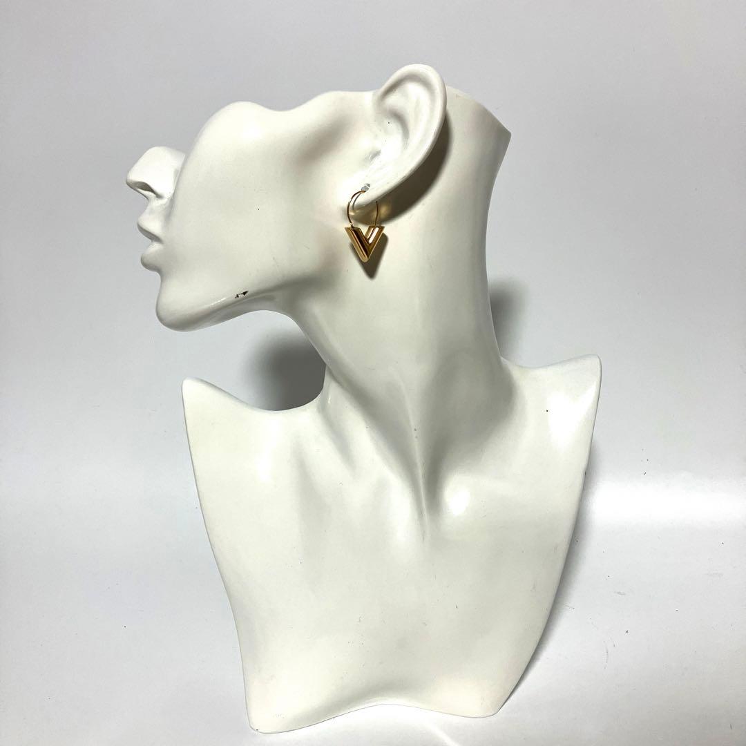 LOUIS VUITTON エッセンシャルv フープピアス