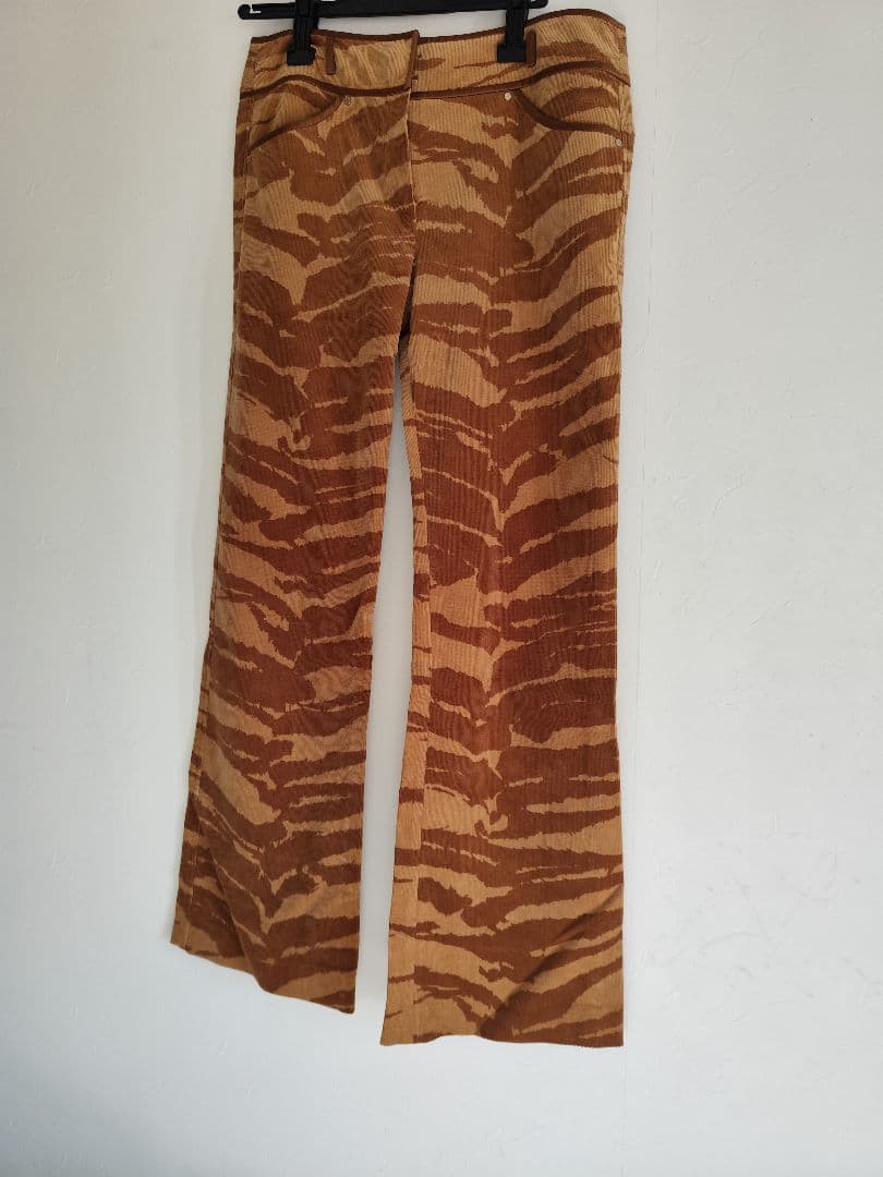 未使用　VALENTINOヴァレンティノコーデュロイ　size６　アニマル柄