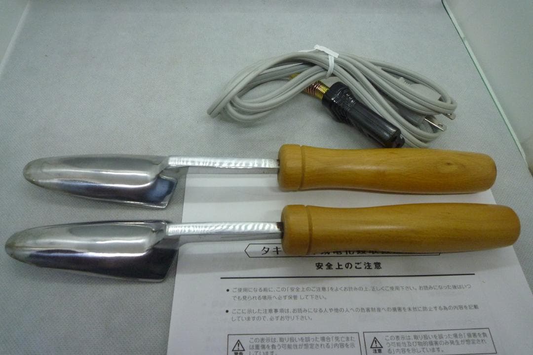 ⑦　展示未使用品　タキイ和裁電化鏝　ランプ付　和裁こて　 和裁コテ　鏝２本付