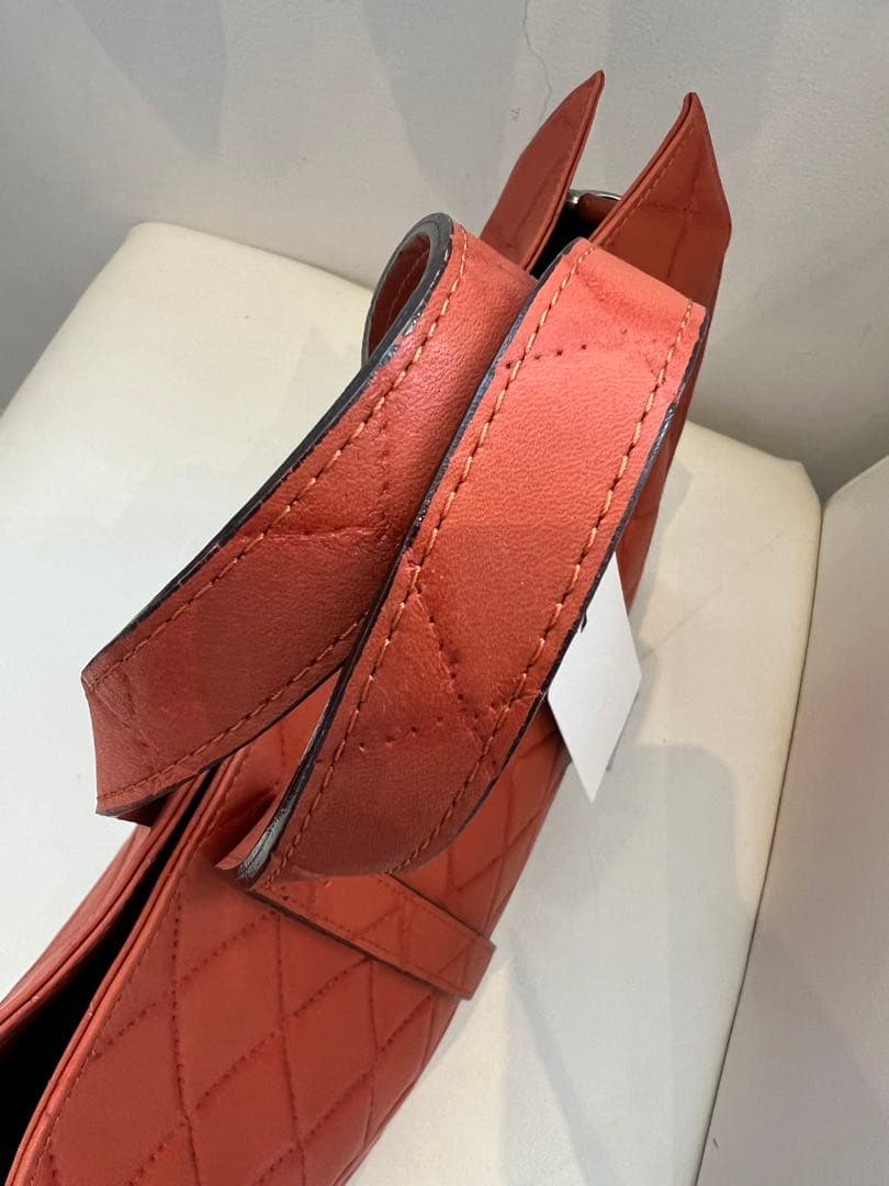 MUL 本革　限定カラーオレンジ　キルティング ハンドバッグ